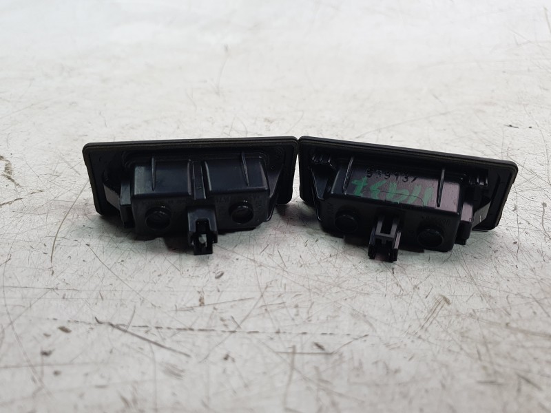 Recambio de piloto matricula para audi a3 sportback (8va) attraction referencia OEM IAM 4G0943021  