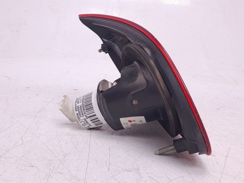 Recambio de piloto trasero derecho interior para nissan qashqai (j10) acenta referencia OEM IAM 26550JD800  108804752/16529022/3