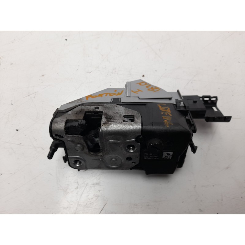 Recambio de cerradura puerta lateral izquierda para peugeot partner kombi 1.6 blue-hdi fap referencia OEM IAM 5226M1539J5  