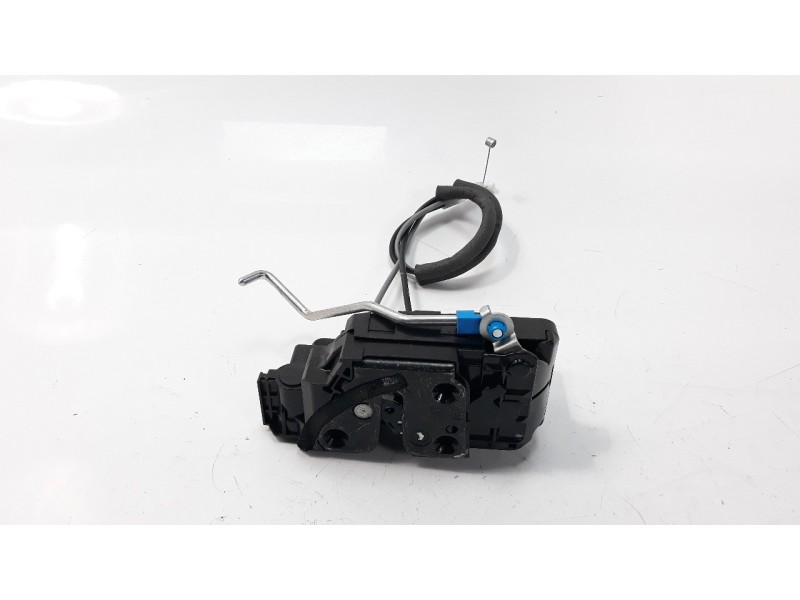 Recambio de cerradura puerta trasera derecha para hyundai i20 1.2 16v cat referencia OEM IAM 814201J520  