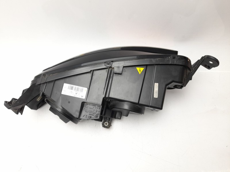 Recambio de faro izquierdo para citroën c4 grand picasso ii (da_, de_) 1.2 thp 130 referencia OEM IAM 9677217580  5051033