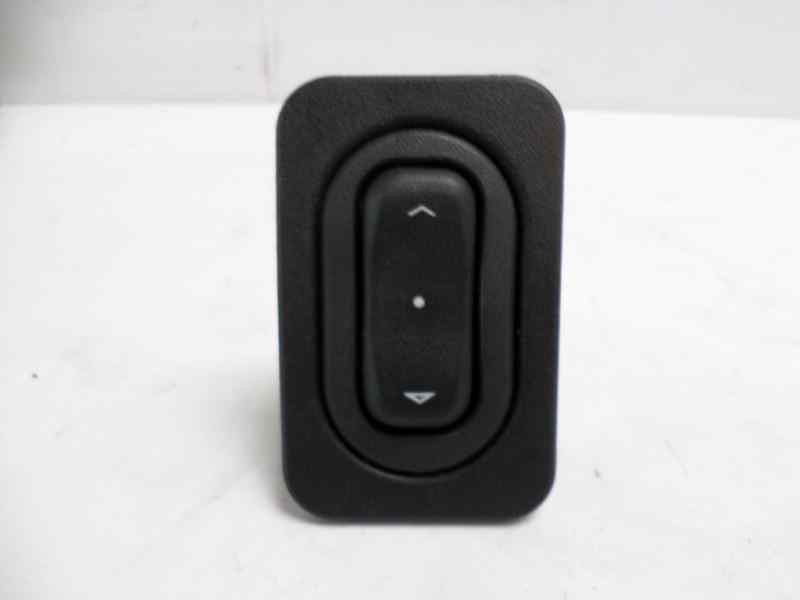 Recambio de mando elevalunas delantero derecho para opel corsa c club referencia OEM IAM   