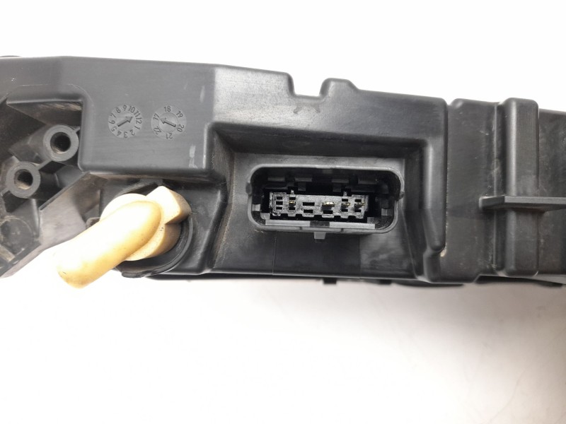 Recambio de piloto delantero izquierdo para citroën c4 grand picasso ii (da_, de_) 1.2 thp 130 referencia OEM IAM 9816714880  50