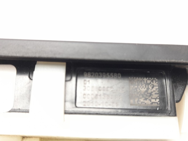 Recambio de maneta exterior porton para ds ds 3 / ds 3 crossback (ur_, uc_, uj_) 1.5 bluehdi 100 referencia OEM IAM 9820395580  
