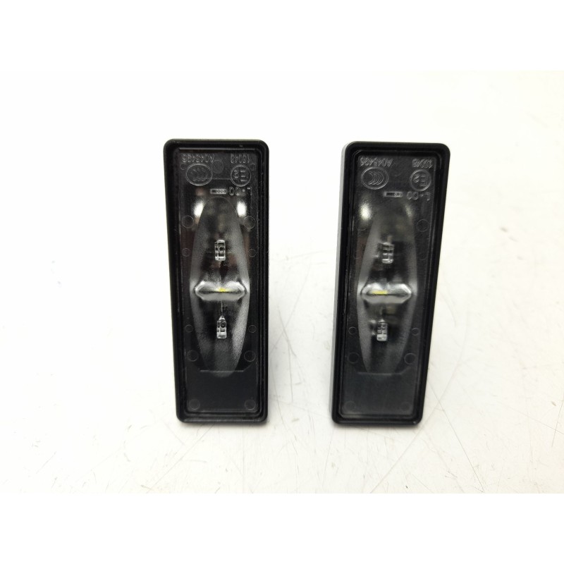 Recambio de piloto matricula para ds ds 3 / ds 3 crossback (ur_, uc_, uj_) 1.5 bluehdi 100 referencia OEM IAM 9815225980  103F17