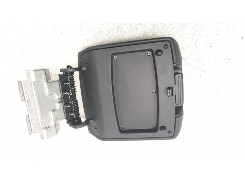 Recambio de apoyabrazos central para ssangyong rexton limited 4x4 referencia OEM IAM 7795036002  