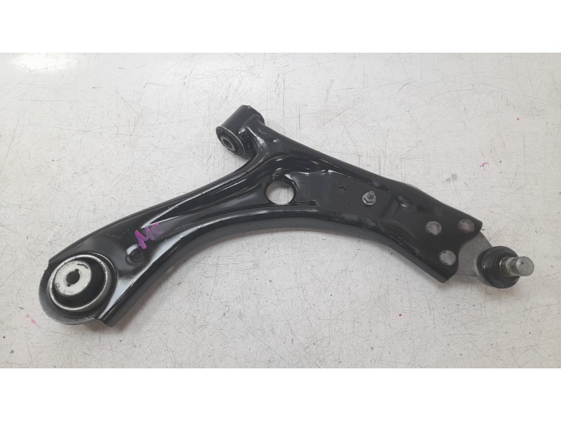 Recambio de brazo suspension inferior delantero derecho para ford focus iv (hn) 1.0 ecoboost mhev referencia OEM IAM JX613A423AE