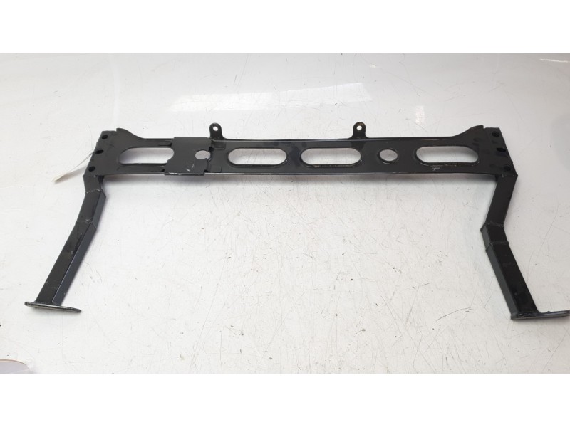 Recambio de travesaño inferior para bentley continental flying spur (3w_) 6.0 referencia OEM IAM 3W0199321D  