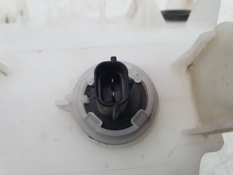 Recambio de deposito limpia para kia niro referencia OEM IAM 98610AT100  
