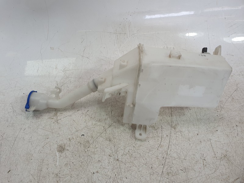 Recambio de deposito limpia para kia niro referencia OEM IAM 98610AT100  