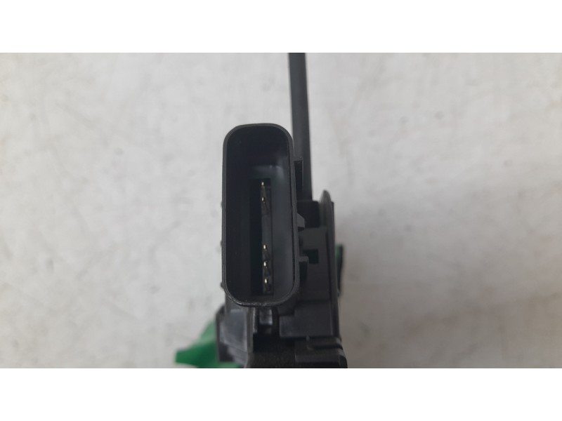 Recambio de cerradura puerta delantera derecha para hyundai i30 (pde, pd, pden) 2.0 n referencia OEM IAM 81320G3020  