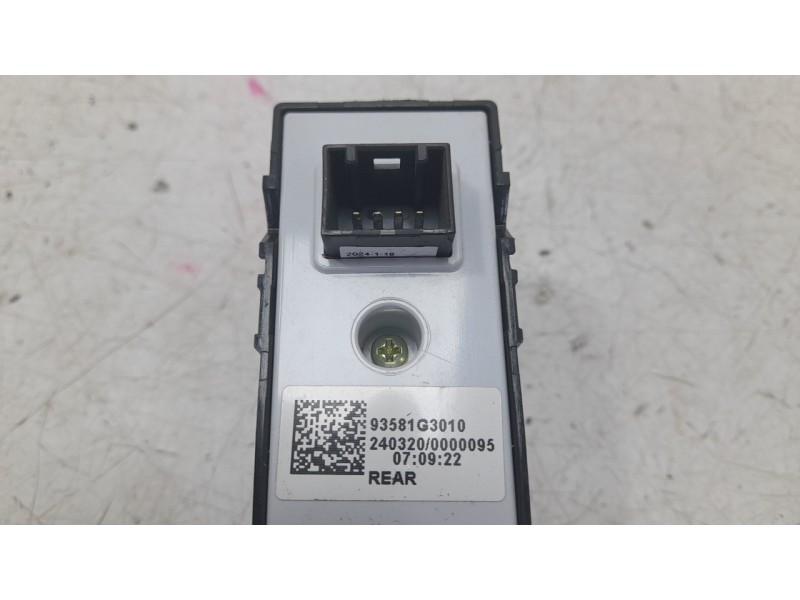 Recambio de mando elevalunas trasero izquierdo para hyundai i30 (pde, pd, pden) 2.0 n referencia OEM IAM 93581G3010  