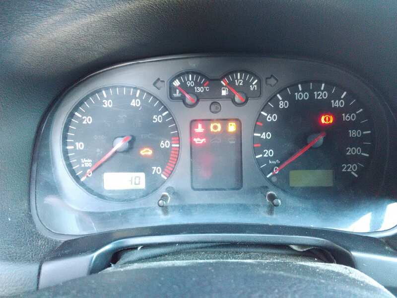 volkswagen golf iv berlina (1j1) del año 2000