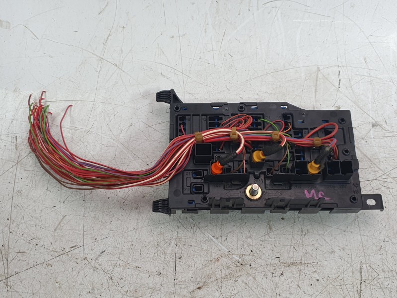 Recambio de caja reles / fusibles para mini mini (f55) cooper d referencia OEM IAM 9360501  