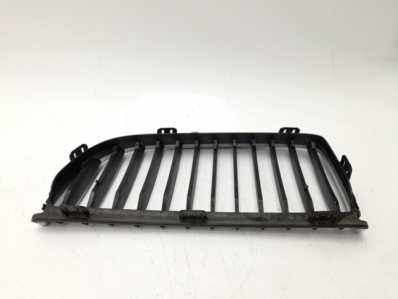 Recambio de rejilla delantera para bmw 3 (e90) 320 d referencia OEM IAM 51137120008  107061404/2101582/BM0242003