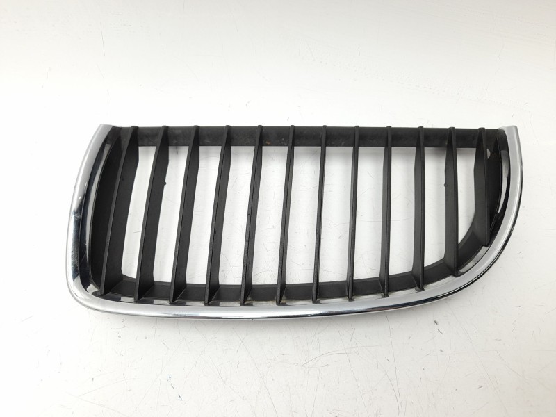 Recambio de rejilla delantera para bmw 3 (e90) 320 d referencia OEM IAM 51137120007  107061405/2101581/BM0242004