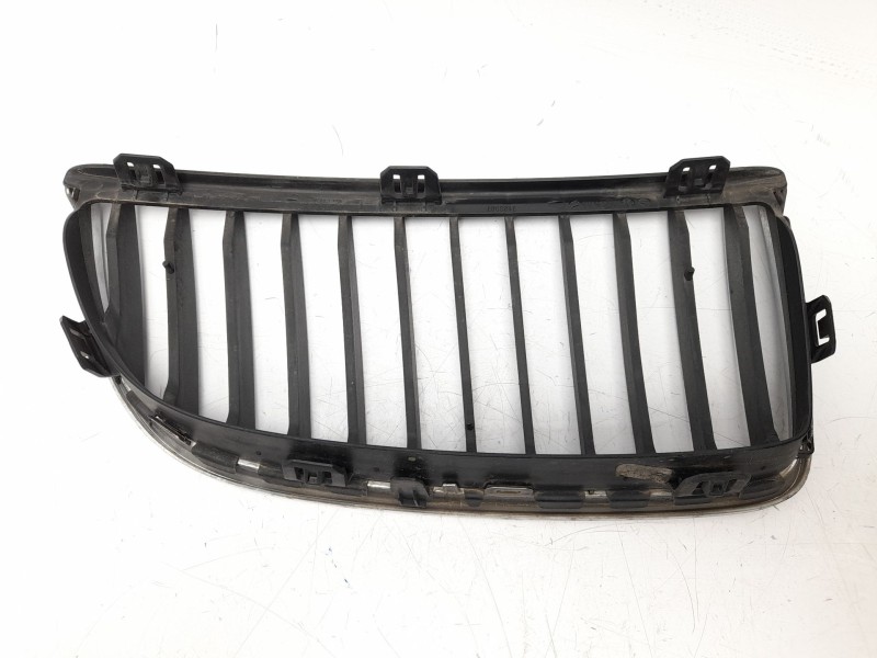 Recambio de rejilla delantera para bmw 3 (e90) 320 d referencia OEM IAM 51137120007  107061405/2101581/BM0242004