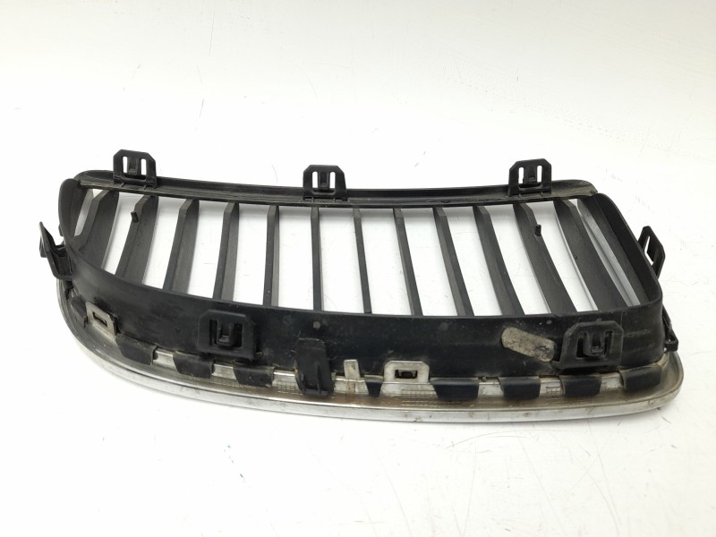 Recambio de rejilla delantera para bmw 3 (e90) 320 d referencia OEM IAM 51137120007  107061405/2101581/BM0242004