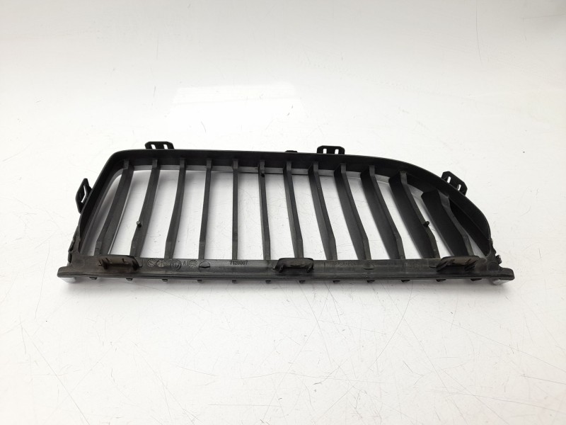 Recambio de rejilla delantera para bmw 3 (e90) 320 d referencia OEM IAM 51137120007  107061405/2101581/BM0242004