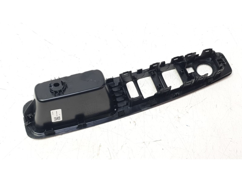 Recambio de moldura para hyundai i10 iii (ac3, ai3) 1.0 mpi referencia OEM IAM 82731K70404X  