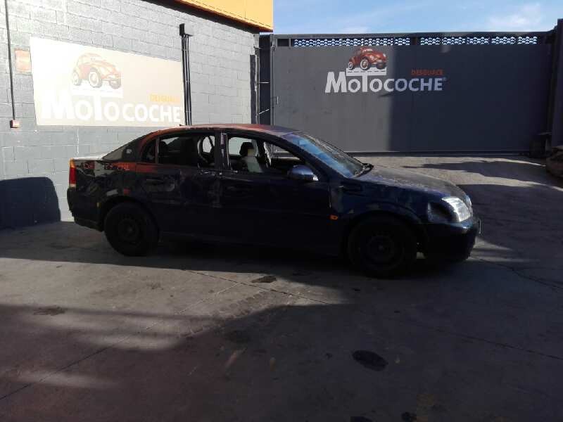 opel vectra c berlina del año 2002