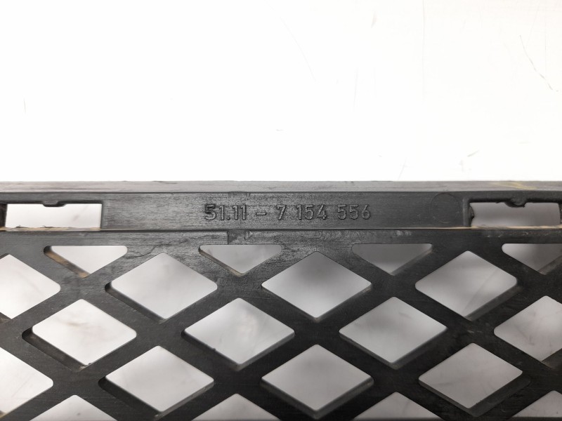 Recambio de rejilla paragolpes central para bmw 3 (e90) 320 d referencia OEM IAM 51117154556  107061415/210110E/BM0242120