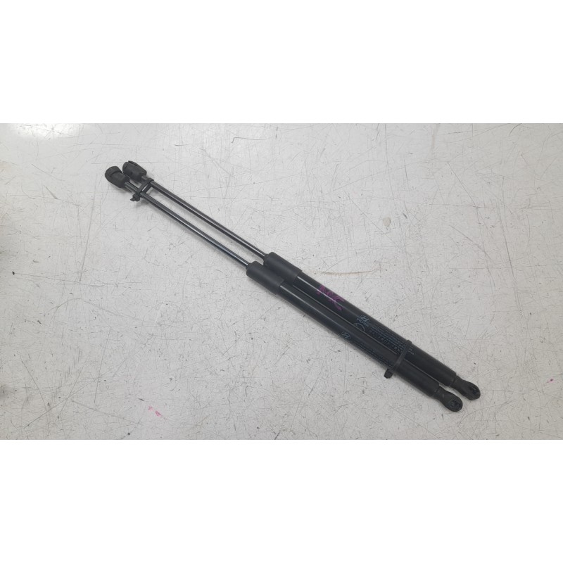 Recambio de amortiguadores maletero / porton para hyundai i30 (pde, pd, pden) 2.0 n referencia OEM IAM 81770A6000  