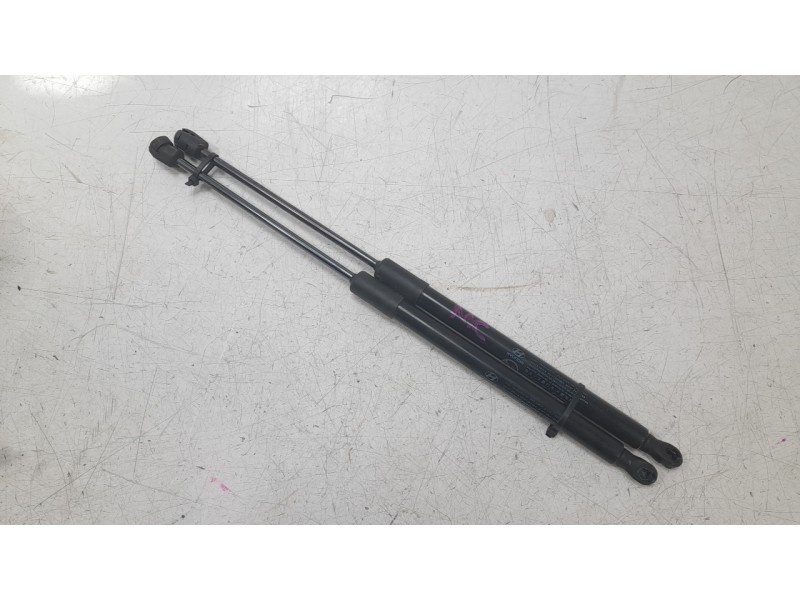 Recambio de amortiguadores maletero / porton para hyundai i30 (pde, pd, pden) 2.0 n referencia OEM IAM 81770A6000  