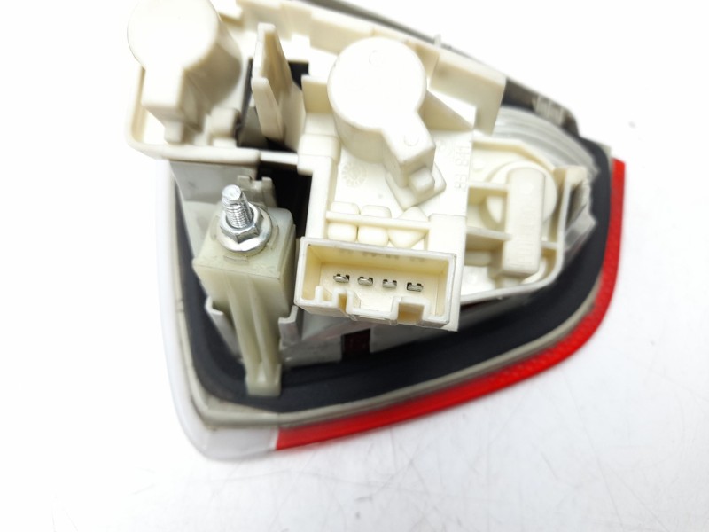 Recambio de piloto trasero izquierdo interior para bmw 3 (e90) 320 d referencia OEM IAM 693745903  103F06141773/16200733/210057I