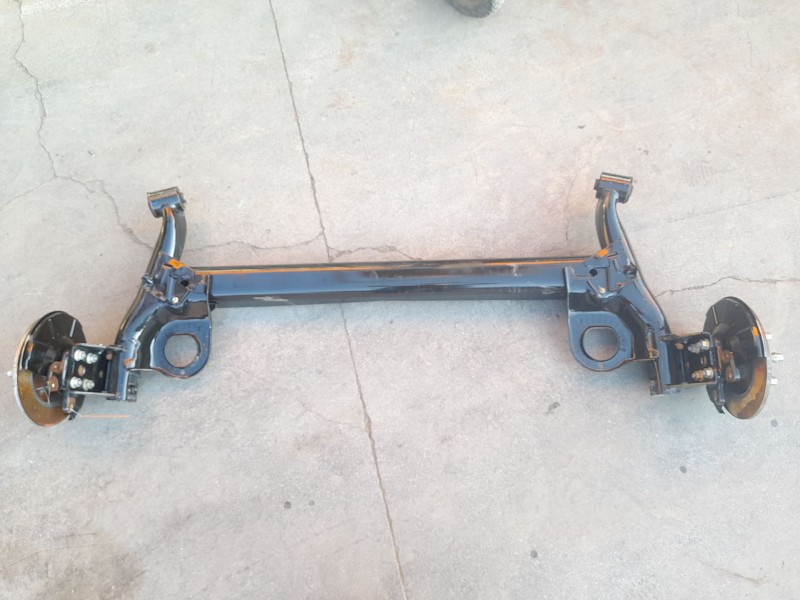 Recambio de puente trasero para mg zs suv (azs1) 1.5 vti referencia OEM IAM 11066668  