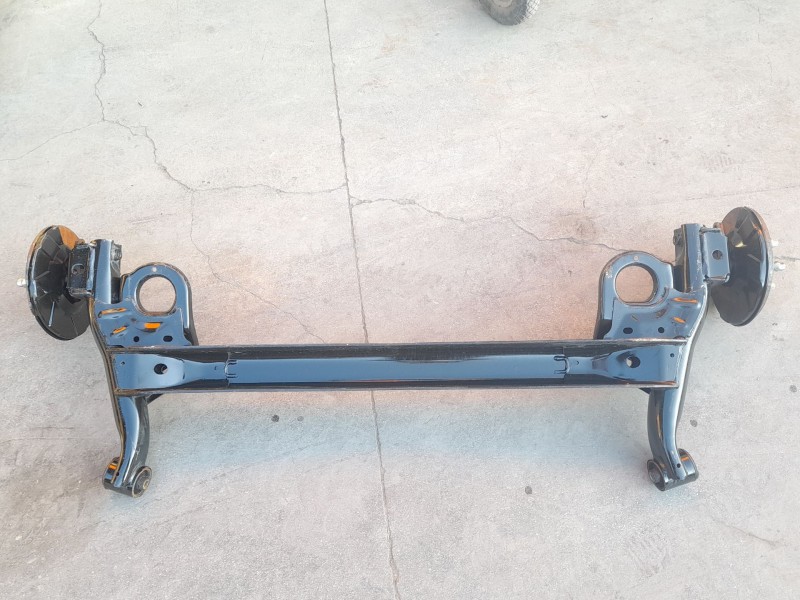 Recambio de puente trasero para mg zs suv (azs1) 1.5 vti referencia OEM IAM 11066668  