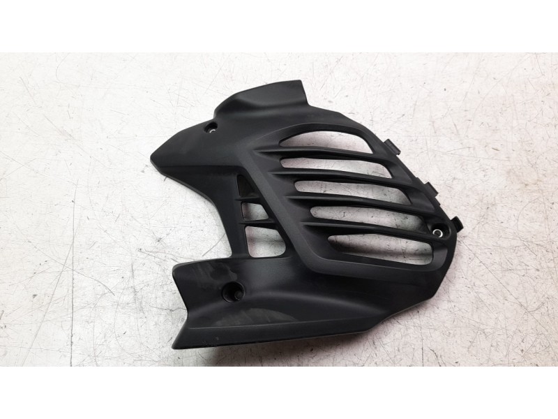 Recambio de moldura para yamaha x-max 125 referencia OEM IAM BBBE246700  