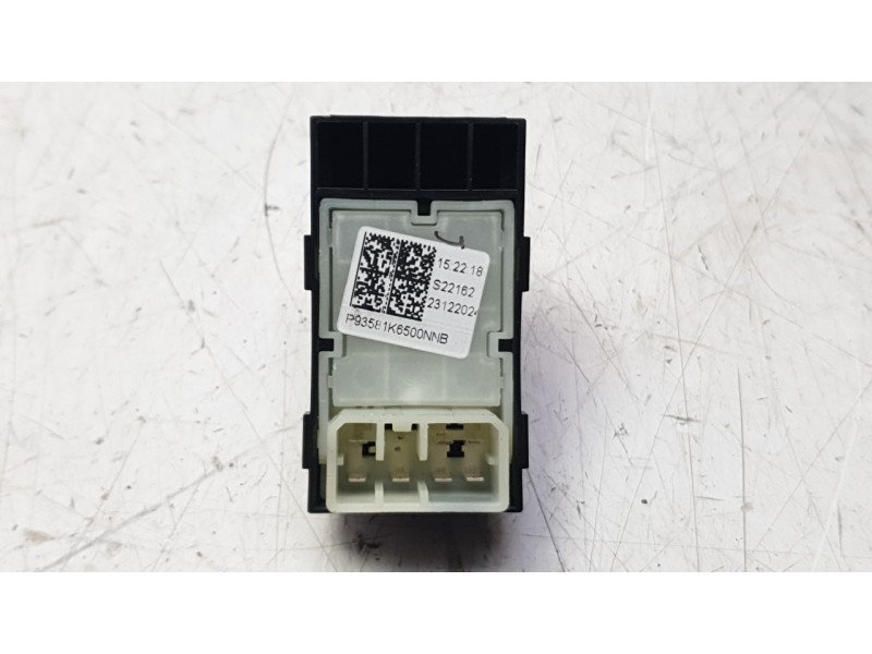 Recambio de mando elevalunas trasero izquierdo para hyundai i10 iii (ac3, ai3) 1.0 mpi referencia OEM IAM 93581K6500NNB  