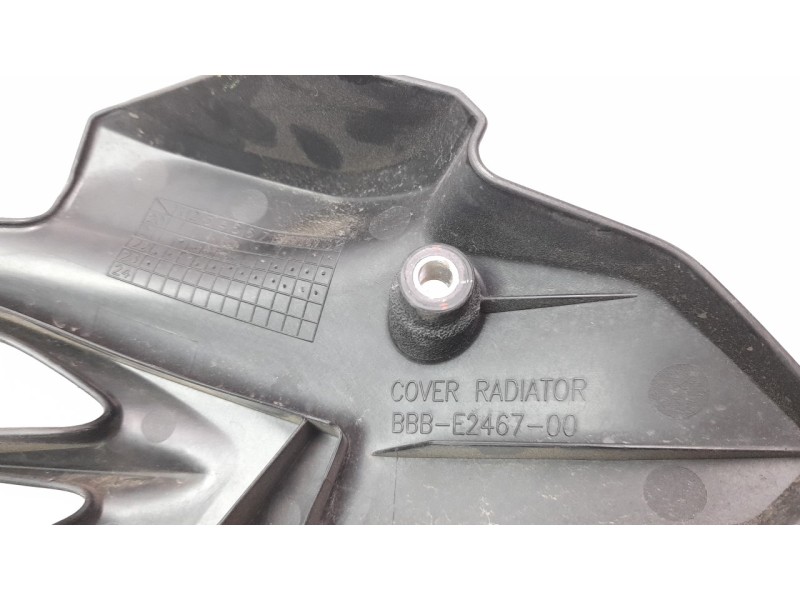 Recambio de moldura para yamaha x-max 125 referencia OEM IAM BBBE246700  