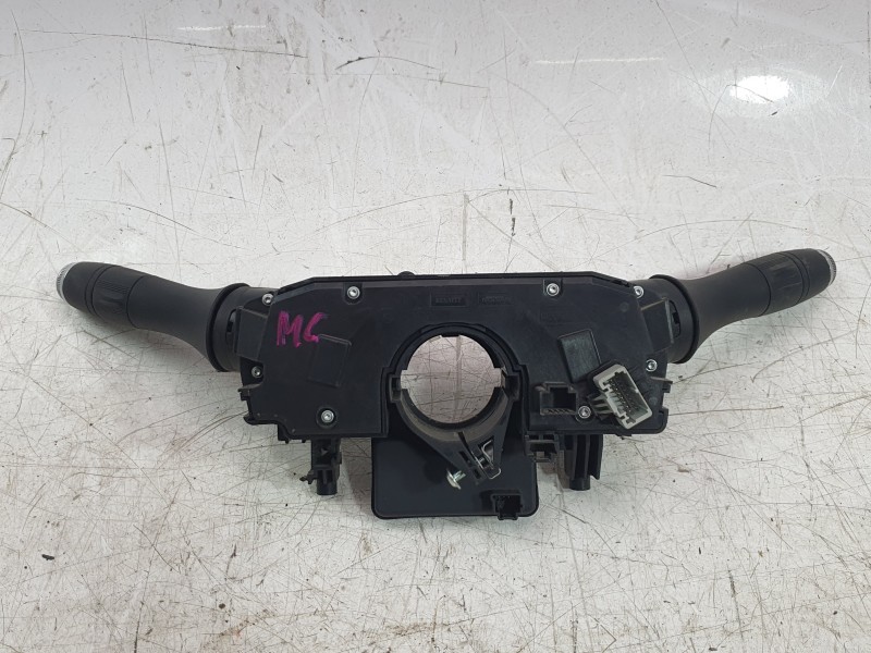 Recambio de mando multifuncion para renault clio v (b7_) 1.5 blue dci 85 (b7ag) referencia OEM IAM 255679262R  