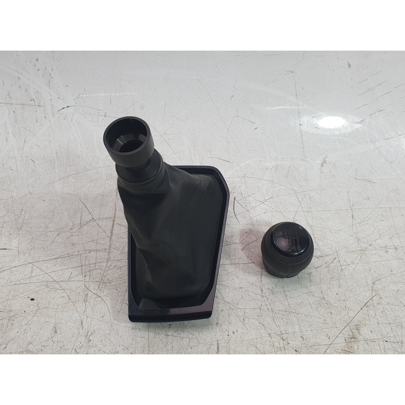 Recambio de pomo palanca cambio para renault clio v (b7_) 1.5 blue dci 85 (b7ag) referencia OEM IAM 969354975R  