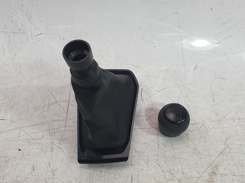 Recambio de pomo palanca cambio para renault clio v (b7_) 1.5 blue dci 85 (b7ag) referencia OEM IAM 969354975R  