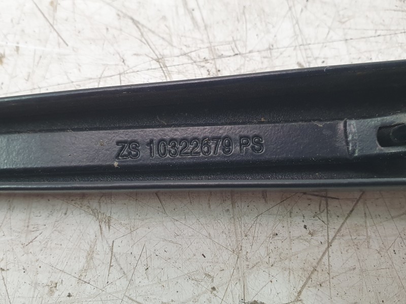Recambio de brazo limpia delantero derecho para mg zs suv (azs1) 1.5 vti referencia OEM IAM 10322679  