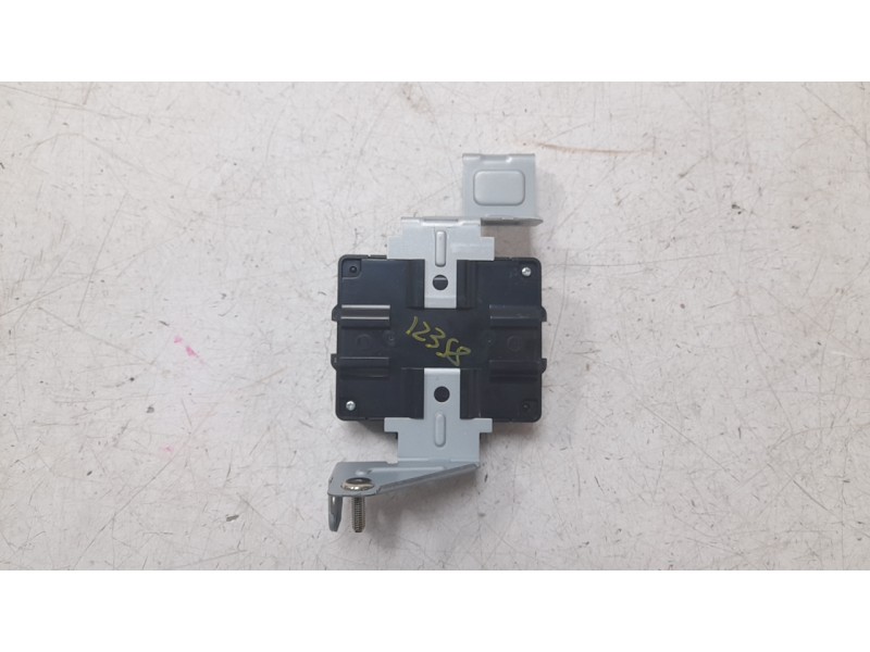 Recambio de modulo electronico para hyundai bayon 1.2 mpi 79 cv maxx (2024) referencia OEM IAM 95300Q0000  