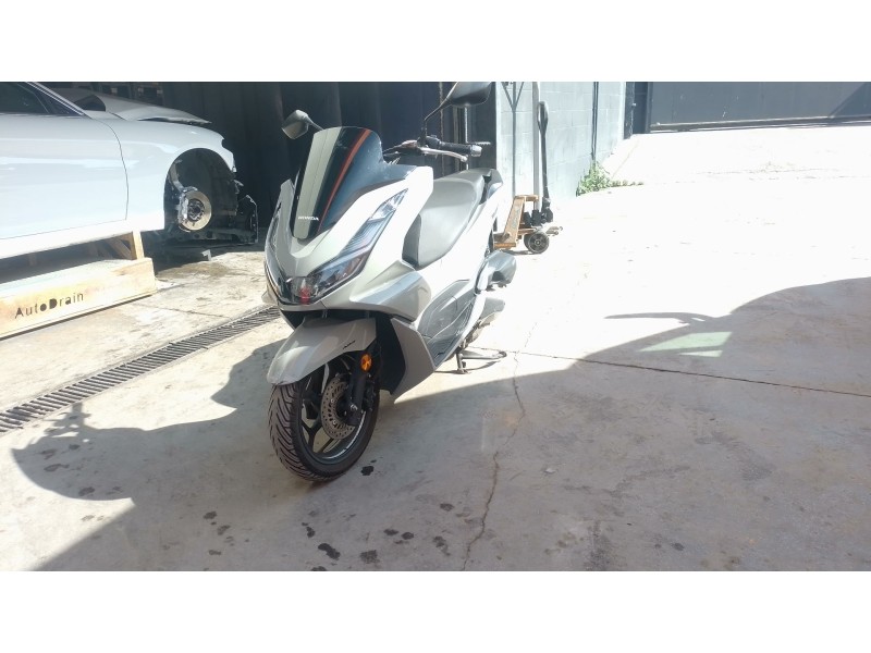honda pcx del año 2023