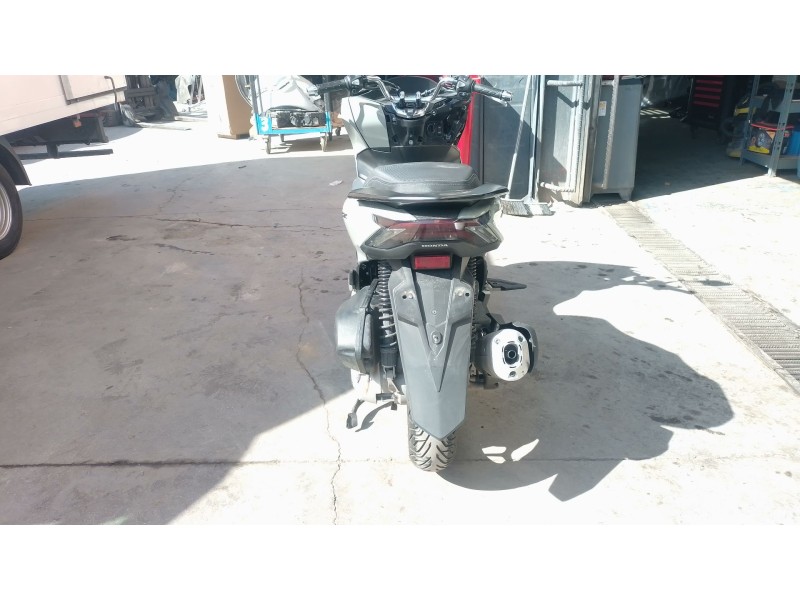 honda pcx del año 2023