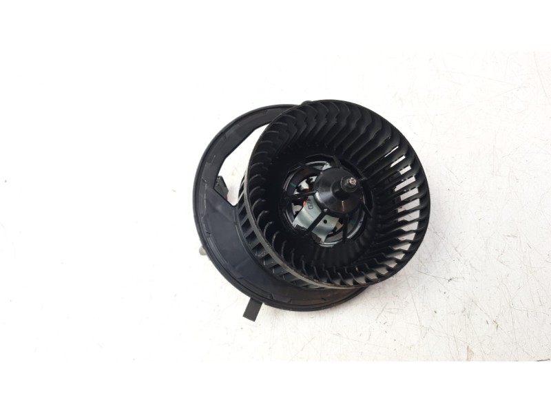 Recambio de ventilador calefaccion para volkswagen golf viii (cd1, da1) 2.0 tdi referencia OEM IAM 5WB819021A  