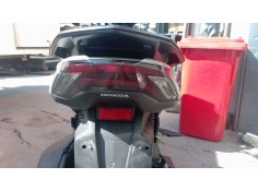 Recambio de piloto trasero central para honda pcx pcx 125 (jk05) referencia OEM IAM   