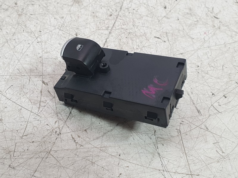Recambio de mando elevalunas delantero derecho para alfa romeo giulia (952_) 2.2 d (952aem250, 952aea250) referencia OEM IAM 015