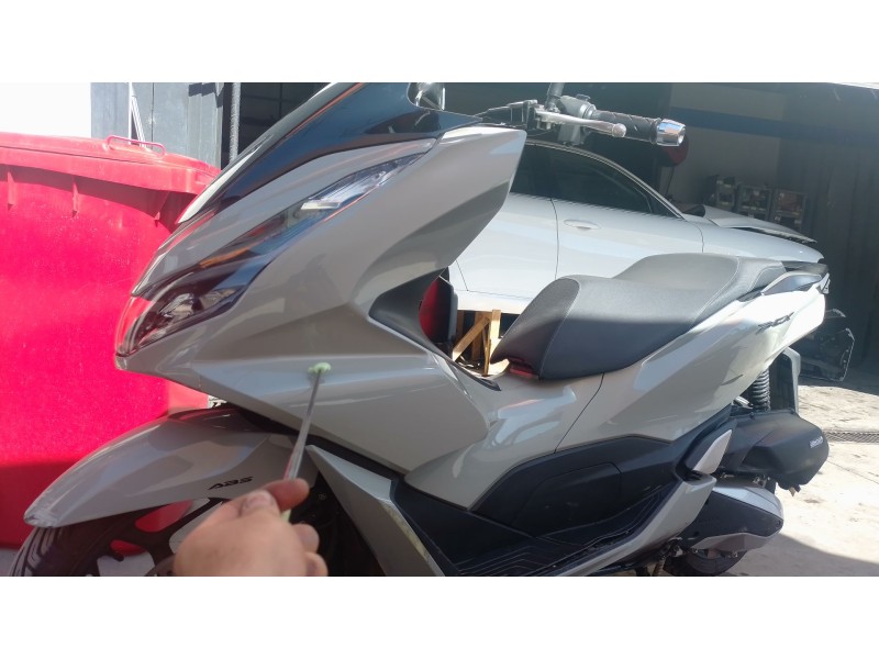 Recambio de carenado delantero izquierdo para honda pcx pcx 125 (jk05) referencia OEM IAM   