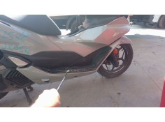 Recambio de estribera derecha para honda pcx pcx 125 (jk05) referencia OEM IAM   