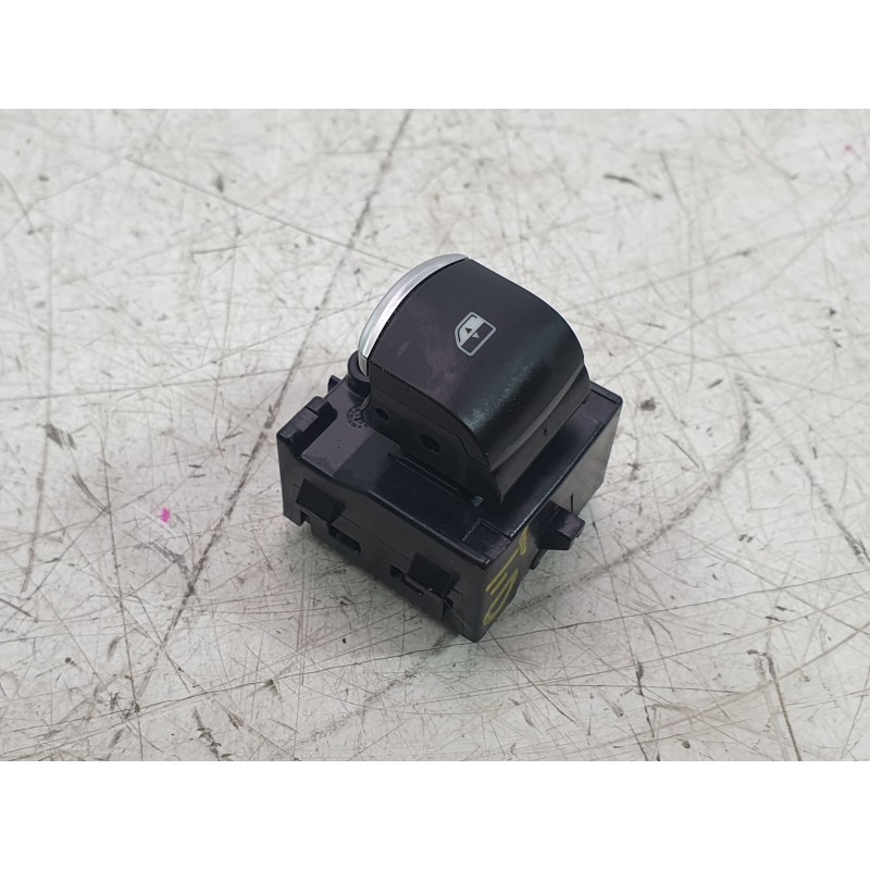 Recambio de mando elevalunas trasero derecho para alfa romeo giulia (952_) 2.2 d (952aem250, 952aea250) referencia OEM IAM 01561