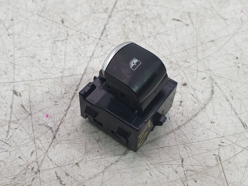 Recambio de mando elevalunas trasero derecho para alfa romeo giulia (952_) 2.2 d (952aem250, 952aea250) referencia OEM IAM 01561