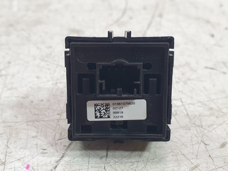 Recambio de mando elevalunas trasero derecho para alfa romeo giulia (952_) 2.2 d (952aem250, 952aea250) referencia OEM IAM 01561