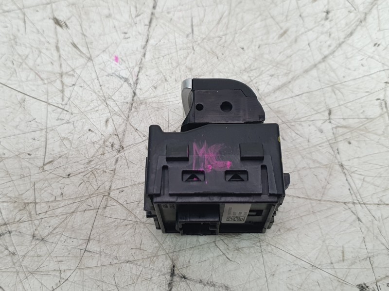 Recambio de mando elevalunas trasero izquierdo para alfa romeo giulia (952_) 2.2 d (952aem250, 952aea250) referencia OEM IAM 015